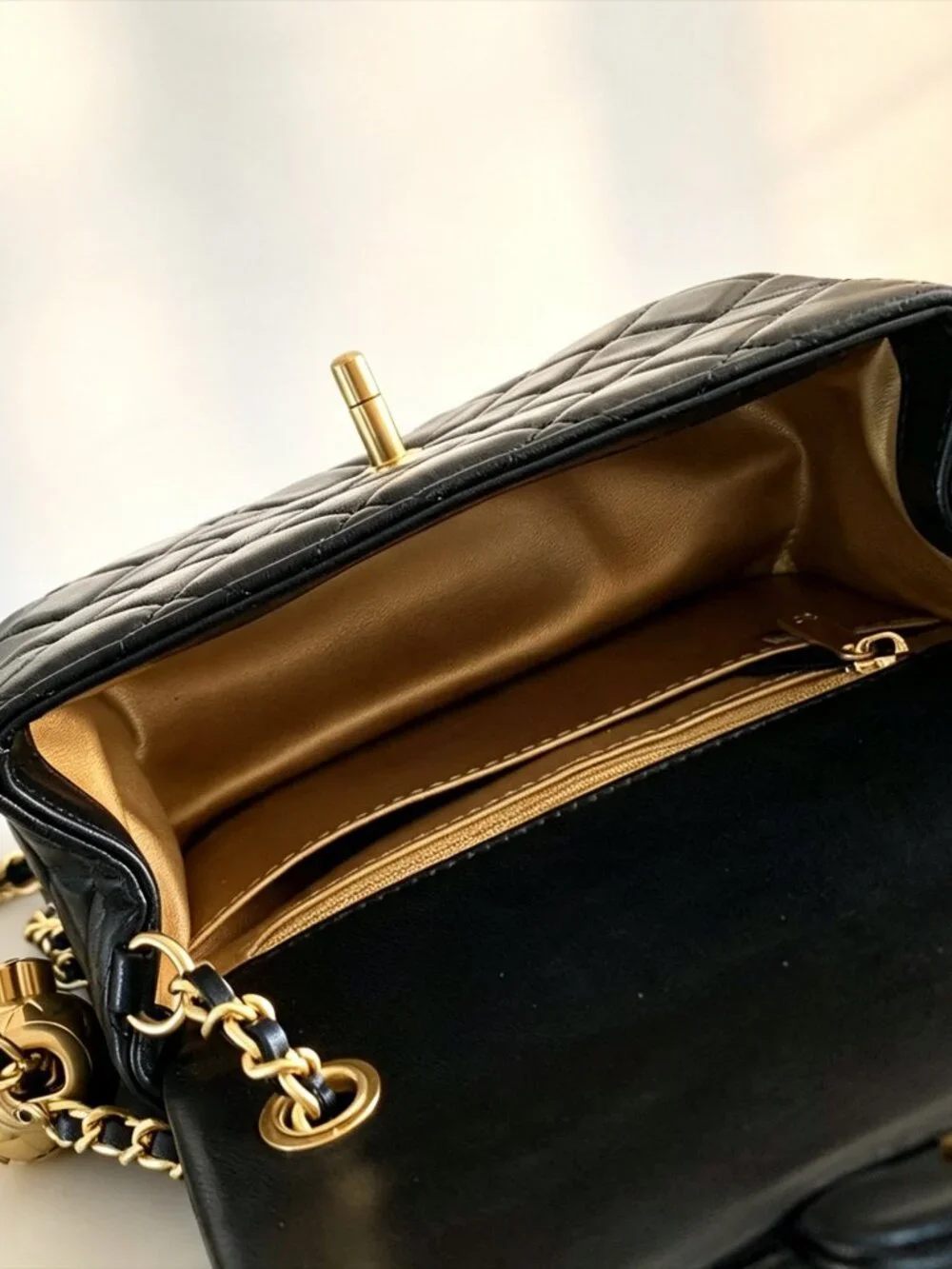 🖤Chanel Black Bag
